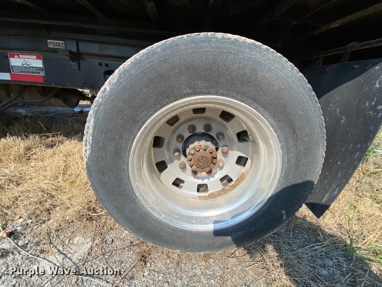 image for item HE9845 1999 Freightliner FL70  dump truck