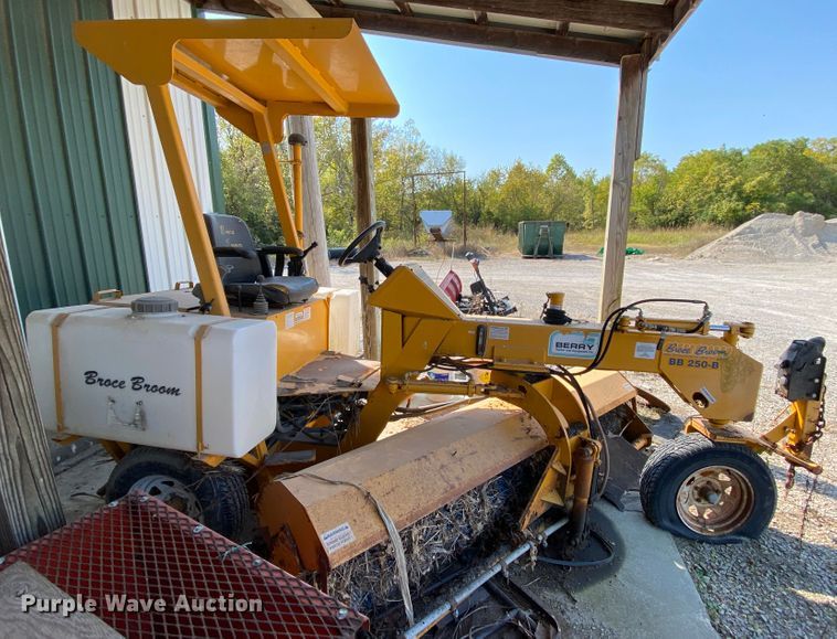 image for item HE9846 Broce Broom BB-250-B  broom