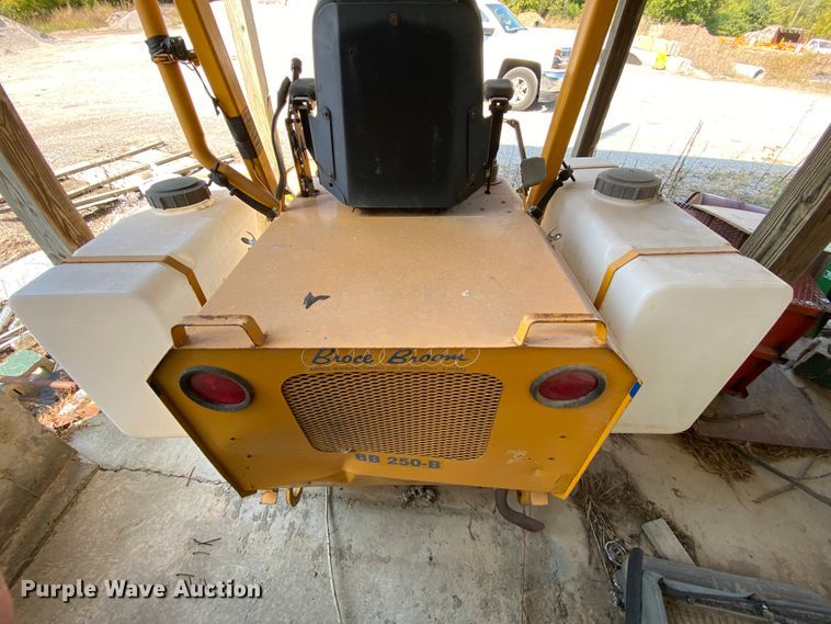 image for item HE9846 Broce Broom BB-250-B  broom