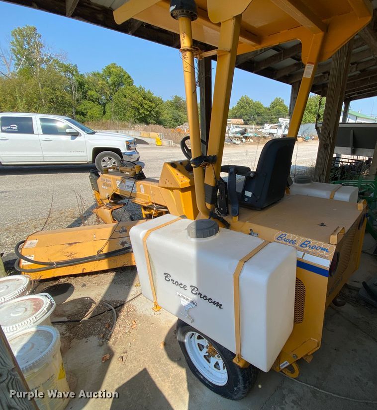 image for item HE9846 Broce Broom BB-250-B  broom