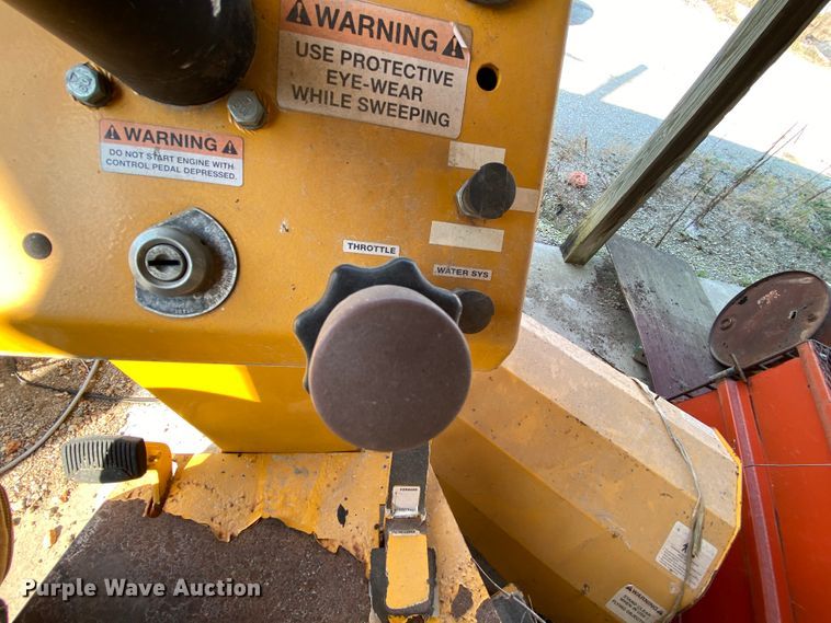 image for item HE9846 Broce Broom BB-250-B  broom