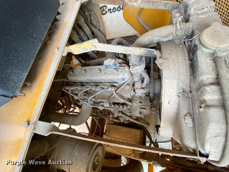 image for item HE9846 Broce Broom BB-250-B  broom