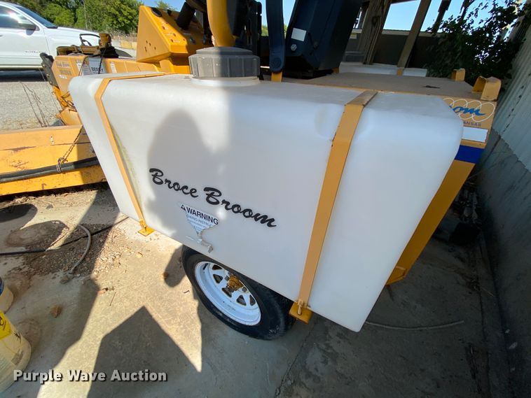 image for item HE9846 Broce Broom BB-250-B  broom