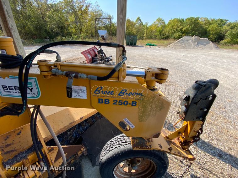 image for item HE9846 Broce Broom BB-250-B  broom