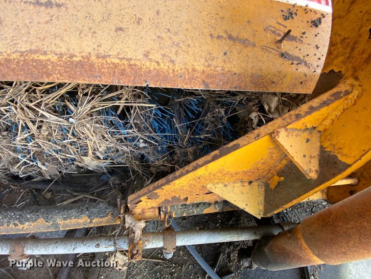 image for item HE9846 Broce Broom BB-250-B  broom