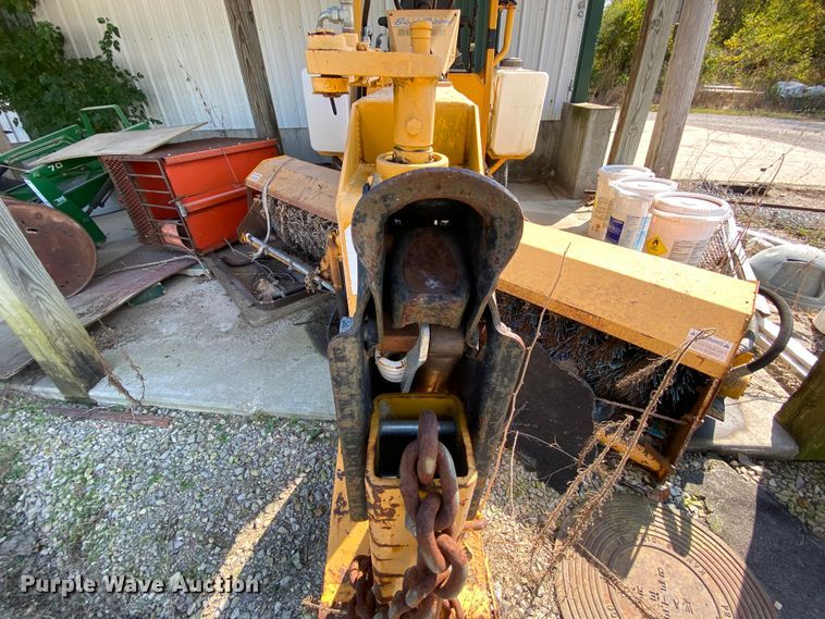 image for item HE9846 Broce Broom BB-250-B  broom