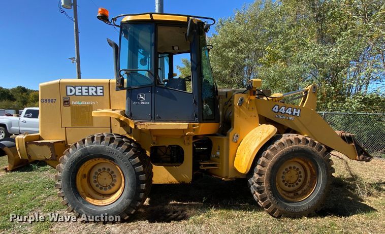 image for item HE9873 2003 John Deere 444H  wheel loader