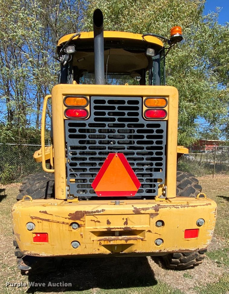 image for item HE9873 2003 John Deere 444H  wheel loader