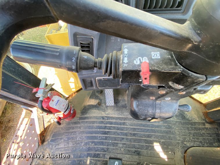 image for item HE9873 2003 John Deere 444H  wheel loader