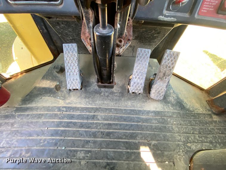 image for item HE9873 2003 John Deere 444H  wheel loader