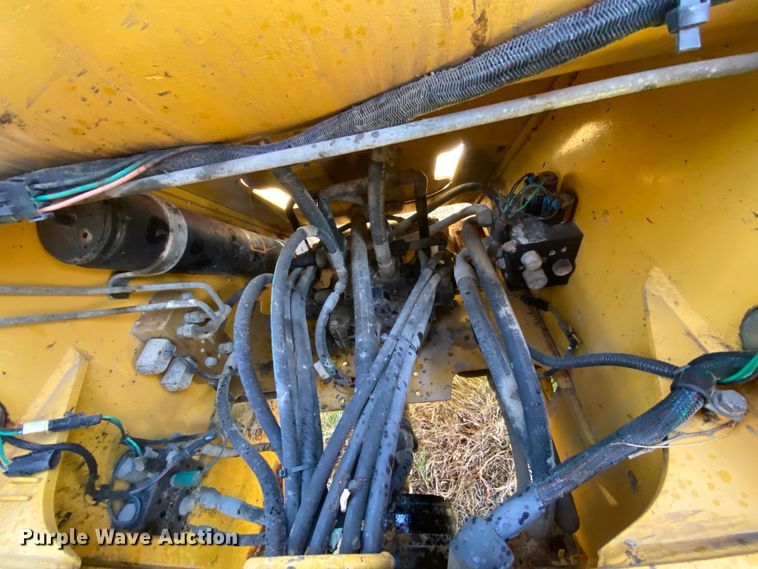 image for item HE9873 2003 John Deere 444H  wheel loader