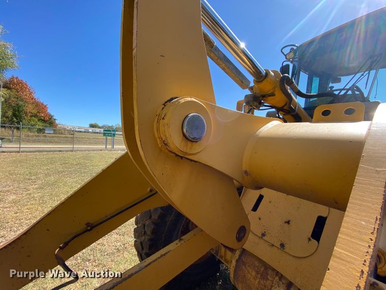 image for item HE9873 2003 John Deere 444H  wheel loader