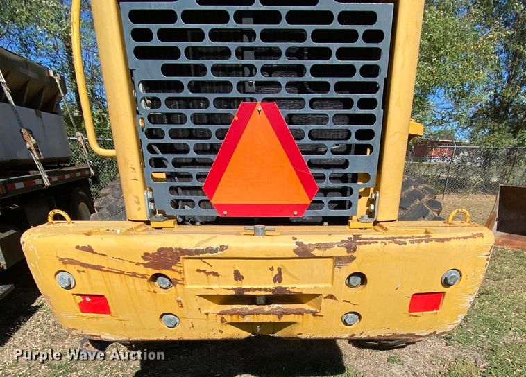 image for item HE9873 2003 John Deere 444H  wheel loader