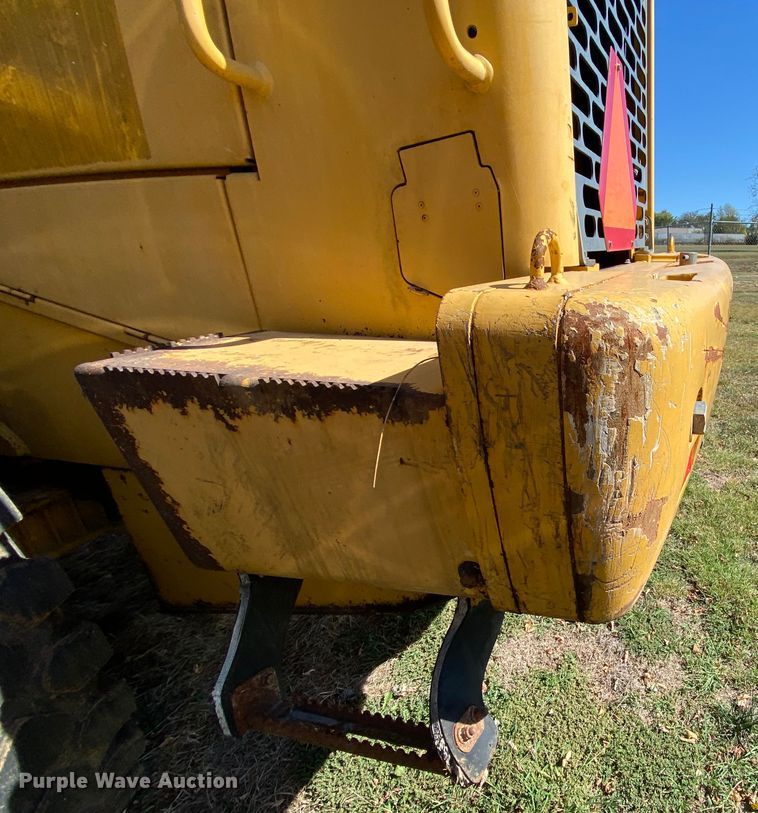 image for item HE9873 2003 John Deere 444H  wheel loader