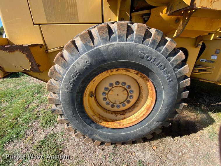 image for item HE9873 2003 John Deere 444H  wheel loader