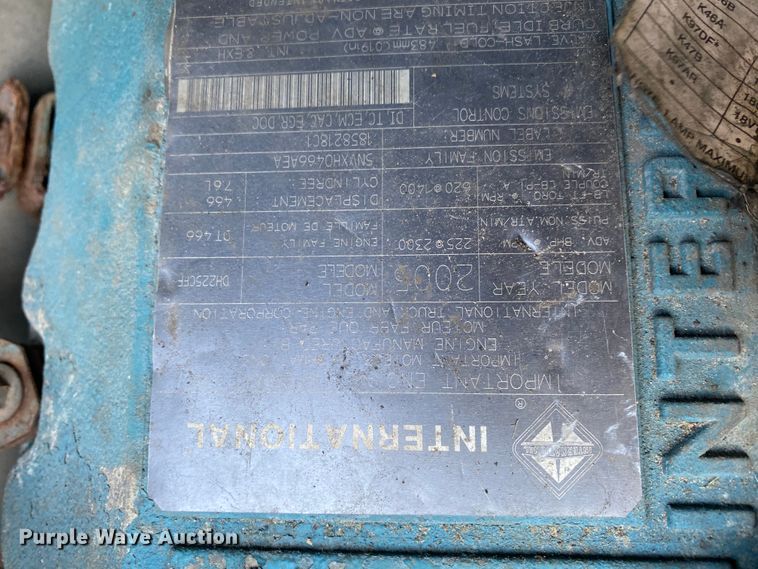 image for item HE9875 2006 International 7400  spreader truck