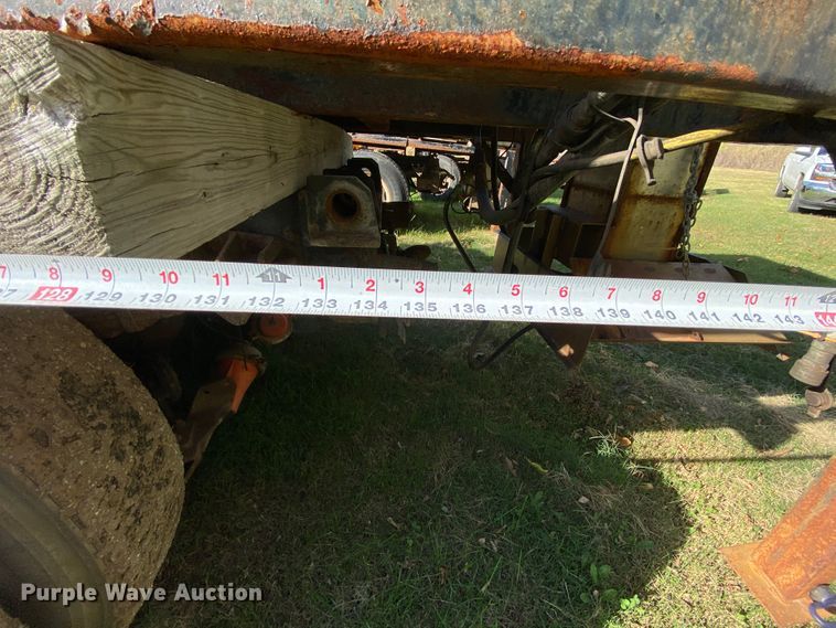 image for item HE9875 2006 International 7400  spreader truck