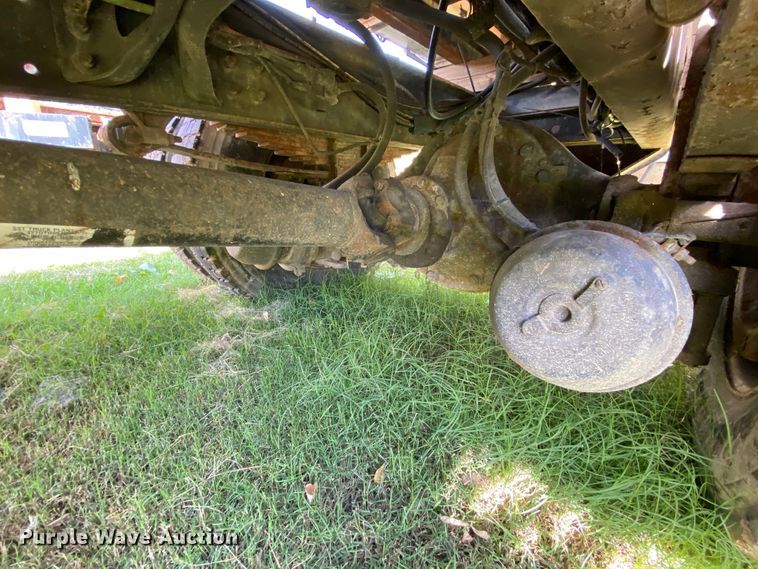 image for item HE9875 2006 International 7400  spreader truck