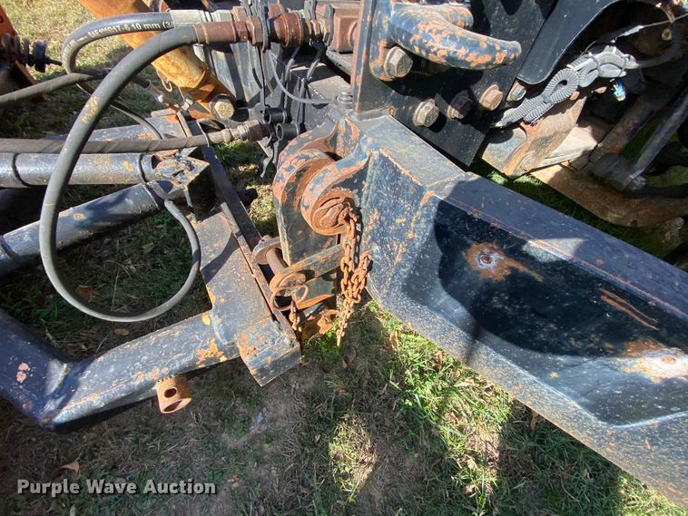 image for item HE9875 2006 International 7400  spreader truck