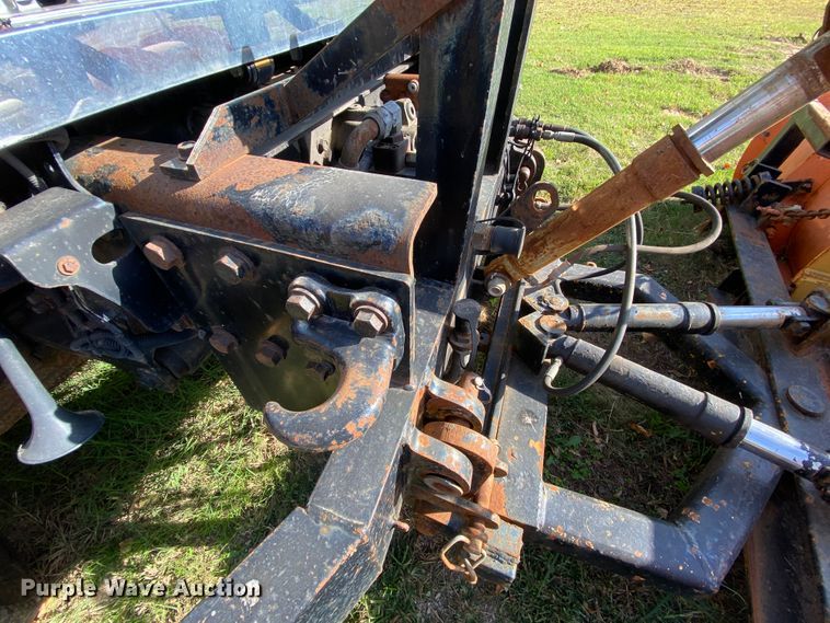 image for item HE9875 2006 International 7400  spreader truck