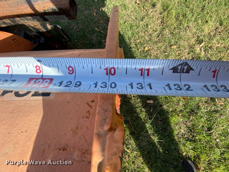 image for item HE9875 2006 International 7400  spreader truck