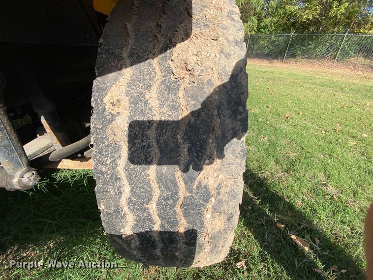 image for item HE9875 2006 International 7400  spreader truck