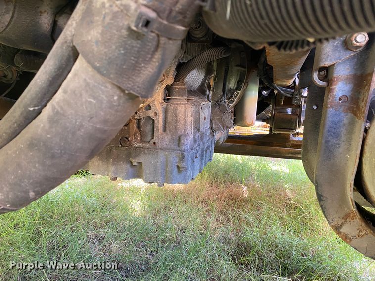 image for item HE9876 2006 International 7400  spreader truck