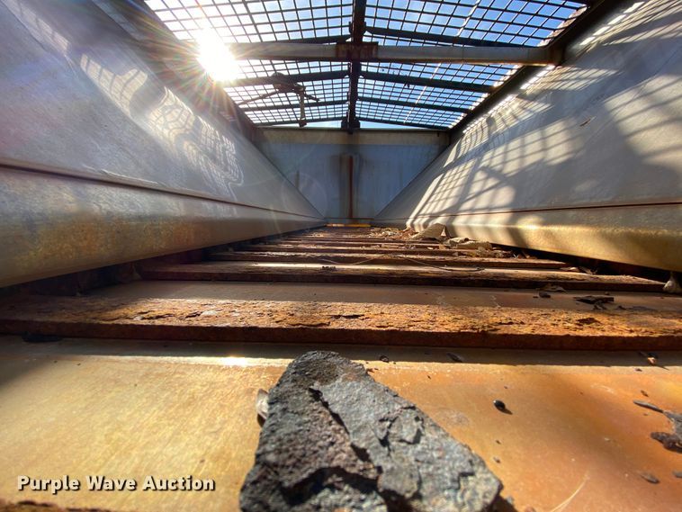 image for item HE9876 2006 International 7400  spreader truck