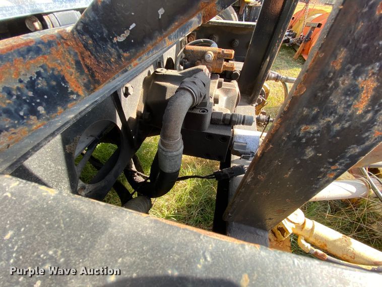 image for item HE9876 2006 International 7400  spreader truck