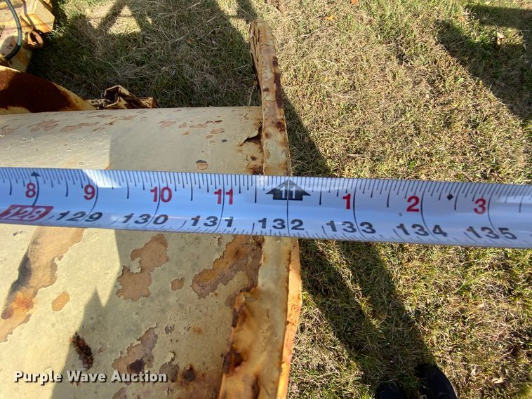 image for item HE9876 2006 International 7400  spreader truck