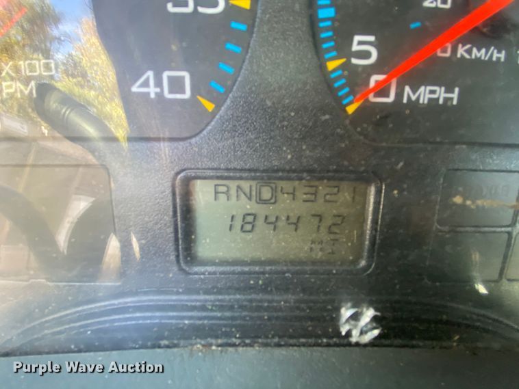 image for item HE9877 2006 International 7400  Crew Cab spreader truck