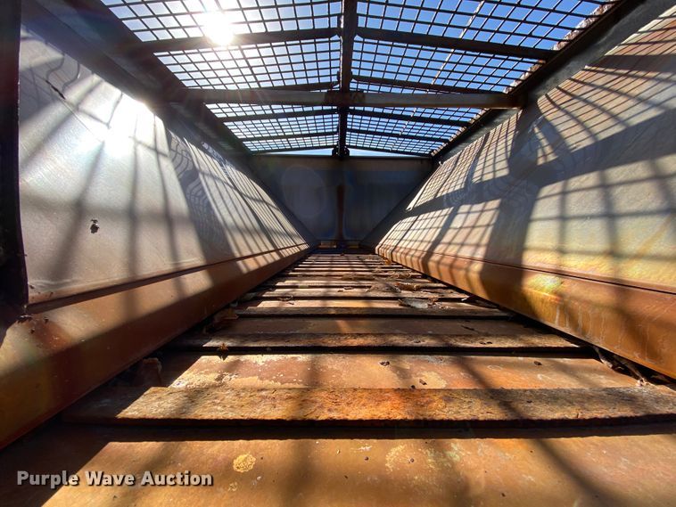 image for item HE9877 2006 International 7400  Crew Cab spreader truck