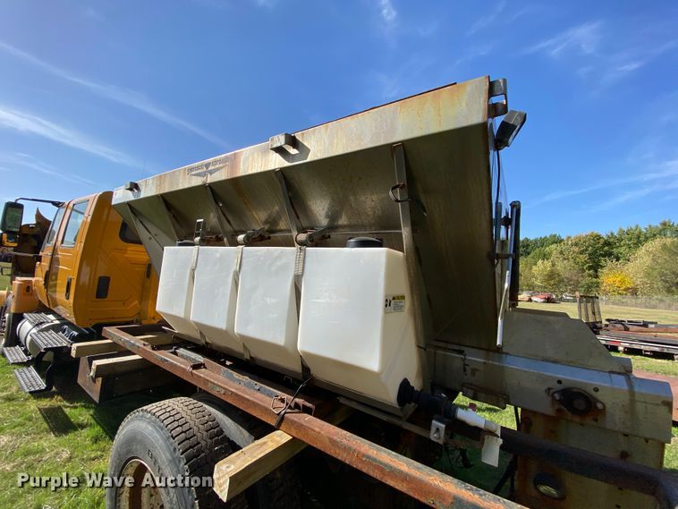 image for item HE9877 2006 International 7400  Crew Cab spreader truck