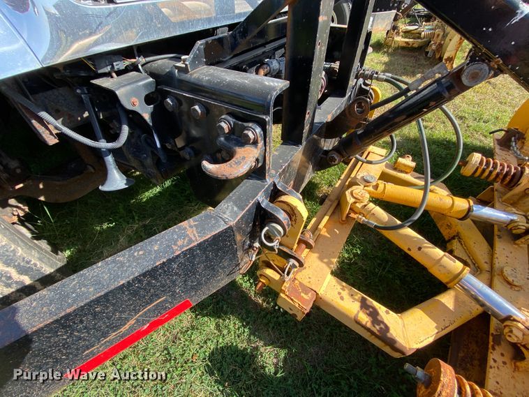 image for item HE9877 2006 International 7400  Crew Cab spreader truck