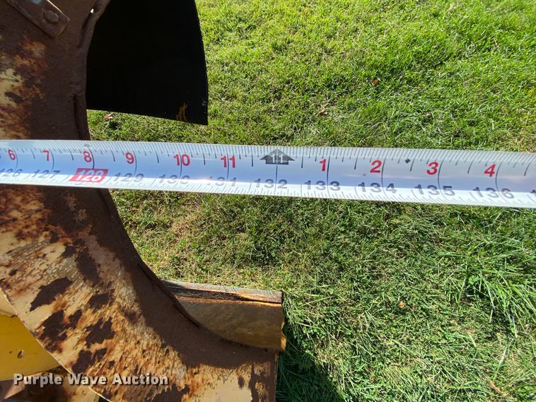 image for item HE9877 2006 International 7400  Crew Cab spreader truck