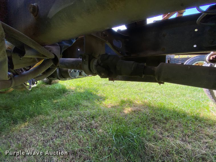 image for item HE9878 2006 International 7400  spreader truck