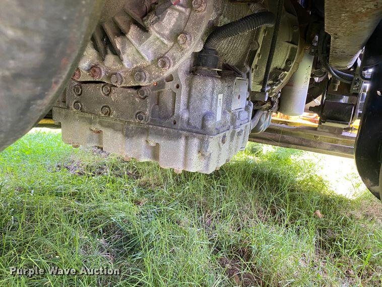 image for item HE9878 2006 International 7400  spreader truck