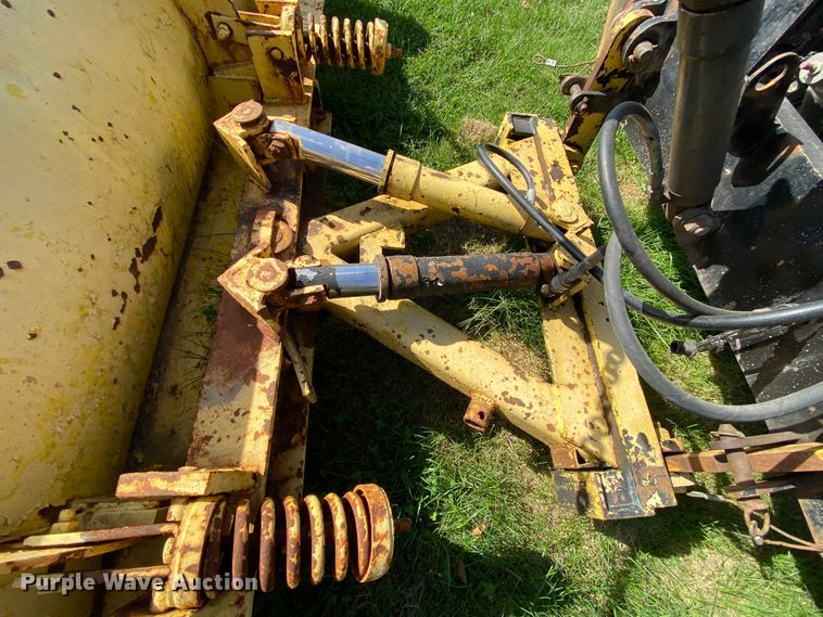 image for item HE9878 2006 International 7400  spreader truck