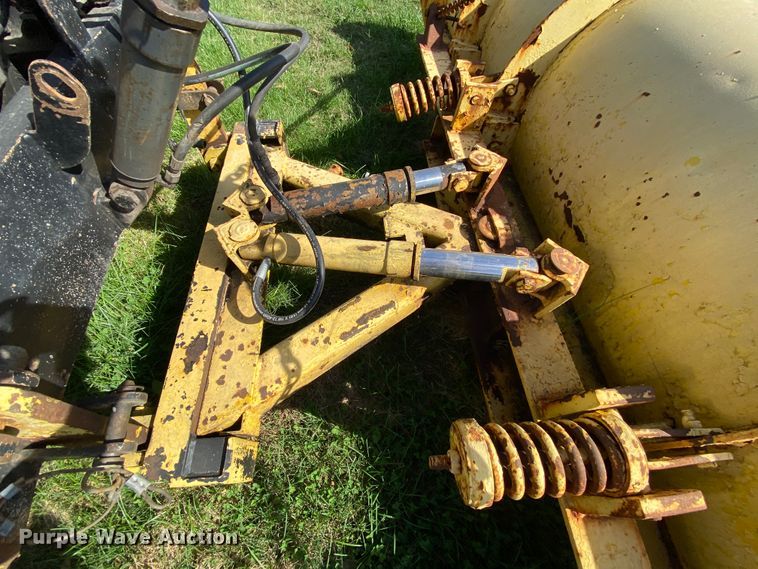 image for item HE9878 2006 International 7400  spreader truck