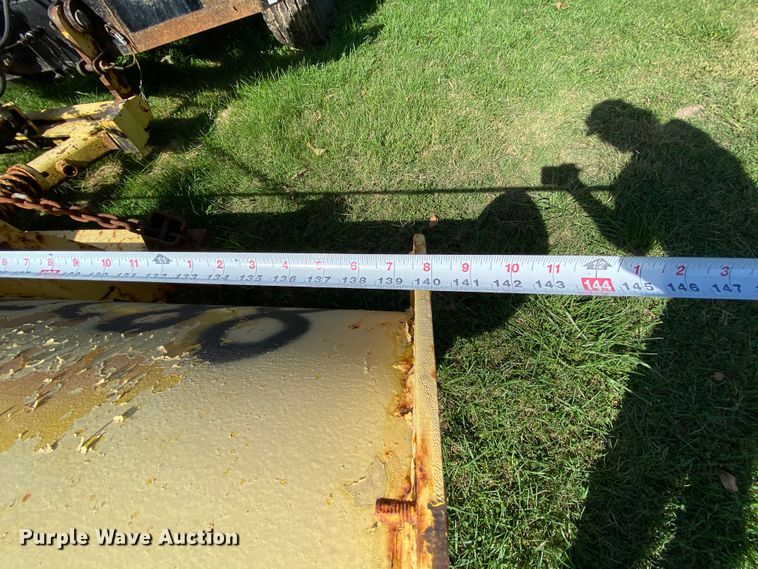 image for item HE9878 2006 International 7400  spreader truck