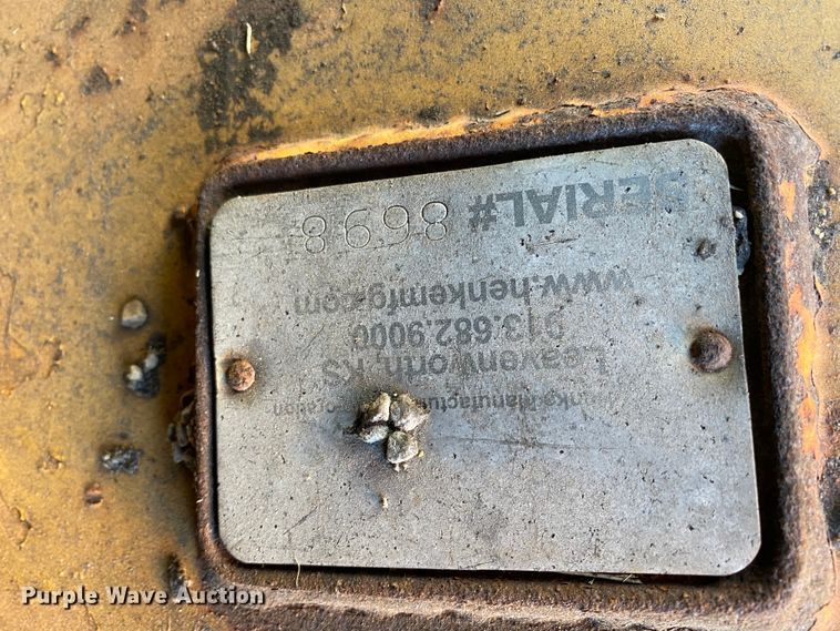 image for item HE9879 2006 International 7400  spreader truck