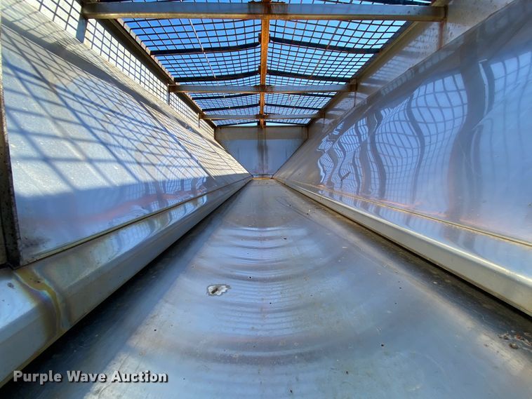 image for item HE9879 2006 International 7400  spreader truck