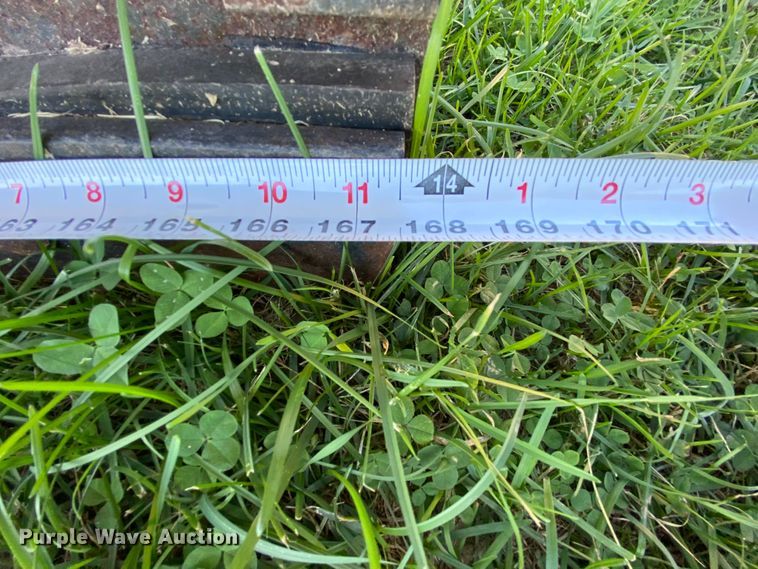 image for item HE9879 2006 International 7400  spreader truck