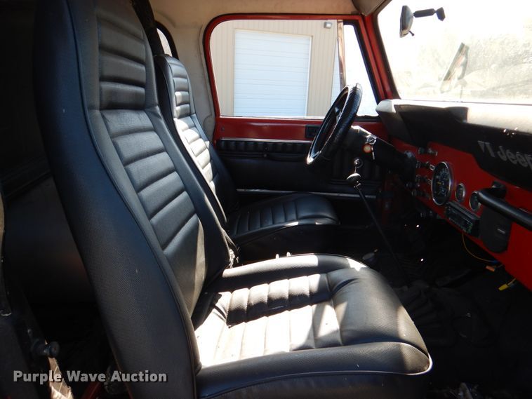 image for item HK9500 1986 Jeep CJ7  SUV