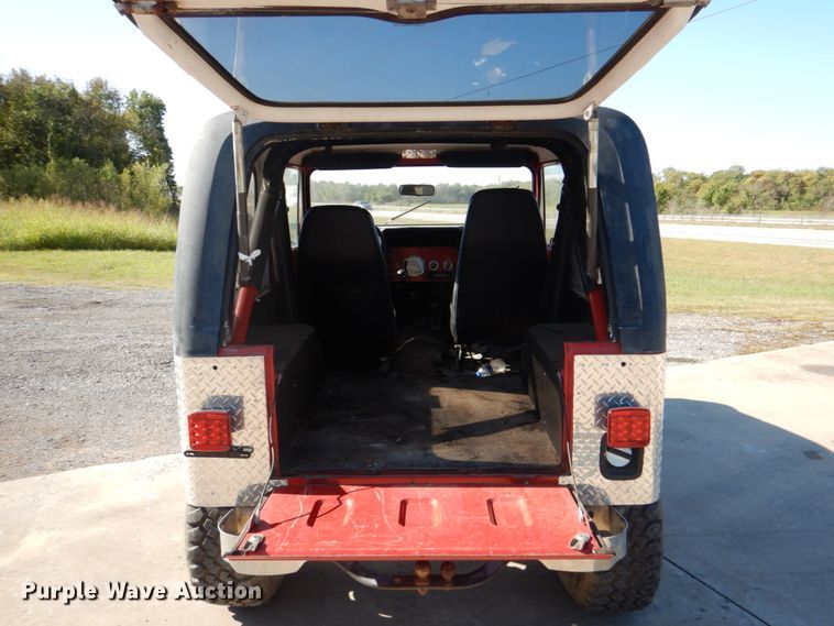 image for item HK9500 1986 Jeep CJ7  SUV