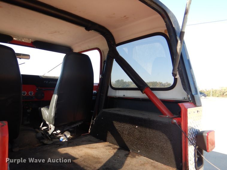 image for item HK9500 1986 Jeep CJ7  SUV