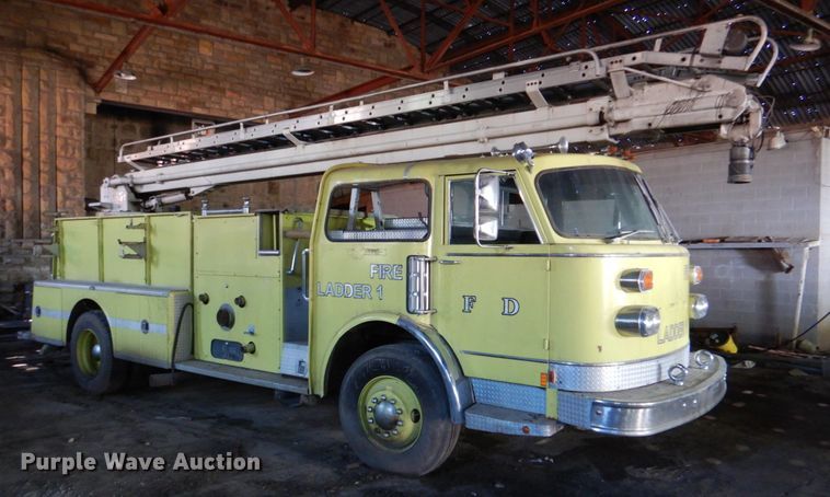 image for item HK9504 1978 American Lafrance  ladder fire truck