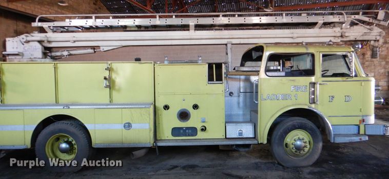 image for item HK9504 1978 American Lafrance  ladder fire truck