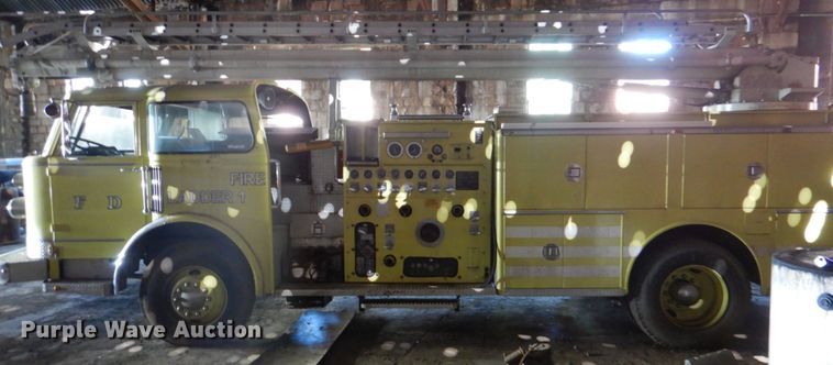 image for item HK9504 1978 American Lafrance  ladder fire truck