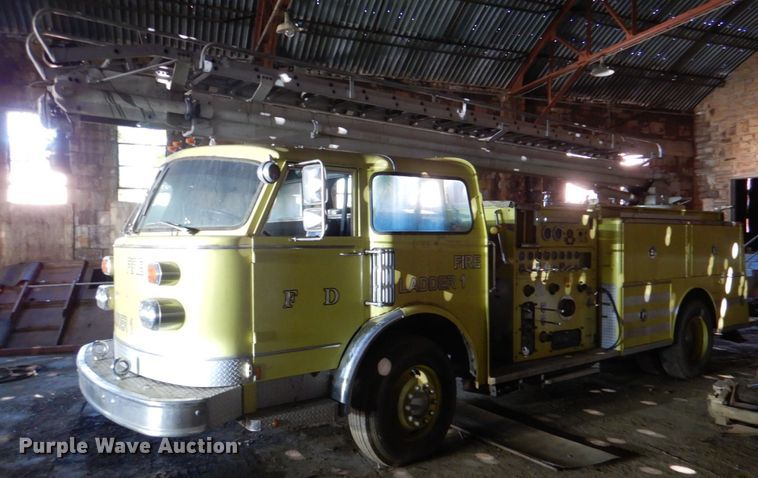 image for item HK9504 1978 American Lafrance  ladder fire truck